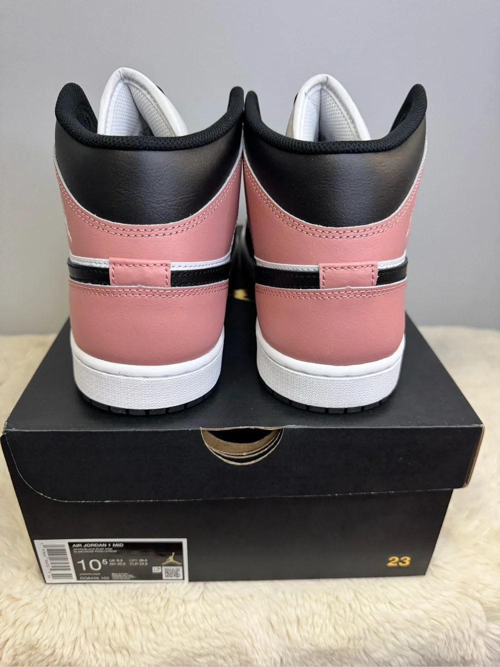 New in Box 🏃🏽Air Jordan 1 Mid Pink Black White Men’s